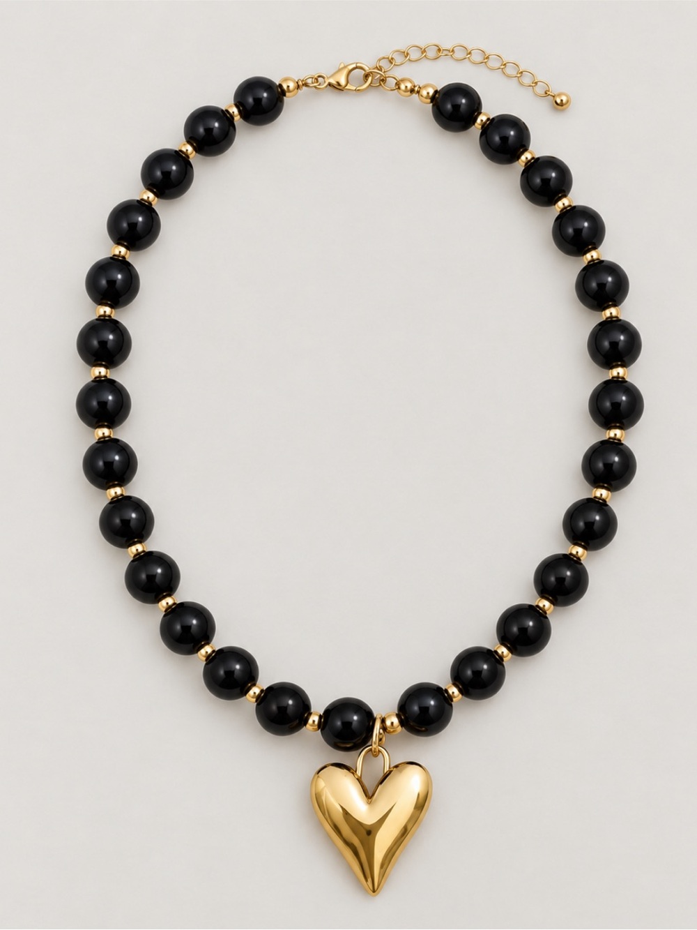 New! Black Beaded Gold Heart Necklace NWOT 1004